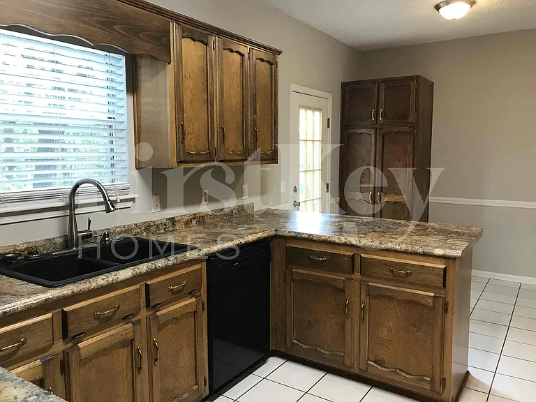 1622 Keeneland Dr — Photo 5