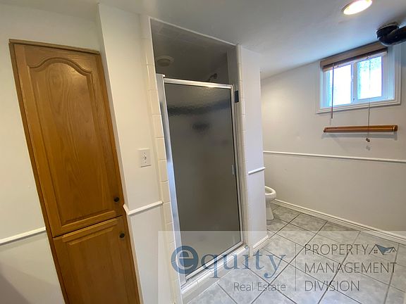 5th image of 1272 E Crandall Ave #B