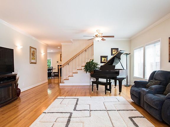 2nd image of 1828 Morrill Ave