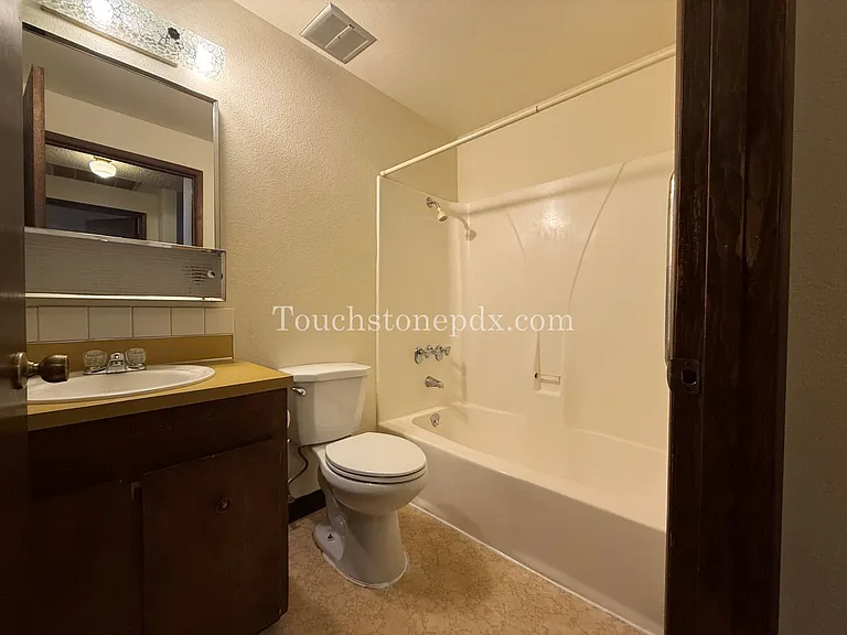 1411 SE 130th Ave — Photo 15