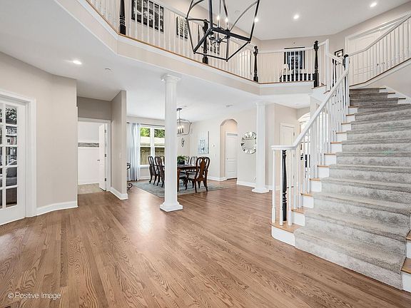 5th image of 325 Ruby St