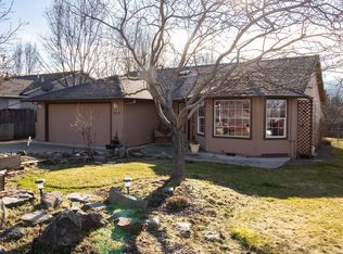 610 S B St, Phoenix, OR 97535