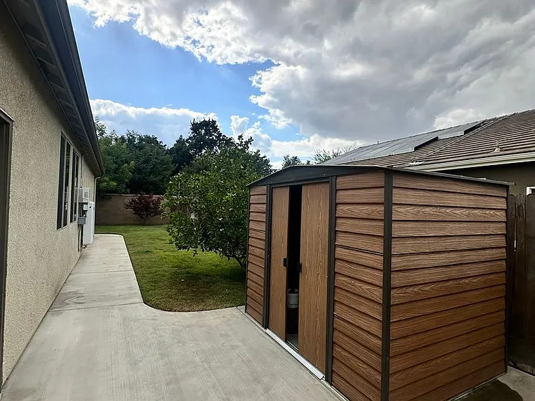 1725 N Silvervale St — Photo 3