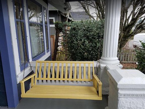 Front porch swing