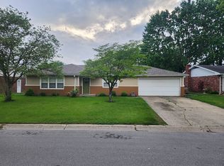 2740 Wedgewood Dr, Columbus, IN 47203