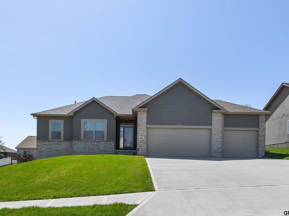 15301 Kansas Ave, Omaha, NE 68116