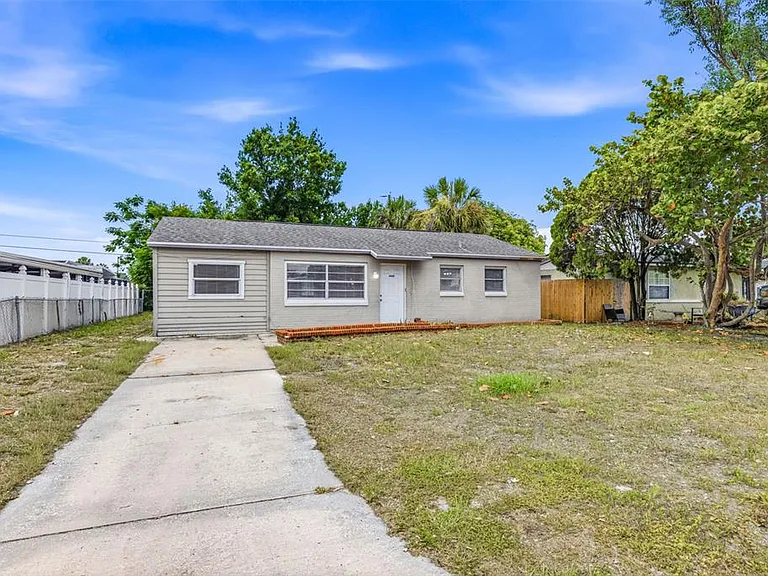 6802 Larmon St — Photo 2