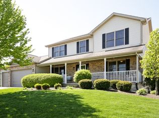 981 Wells Dr, Sycamore, IL 60178