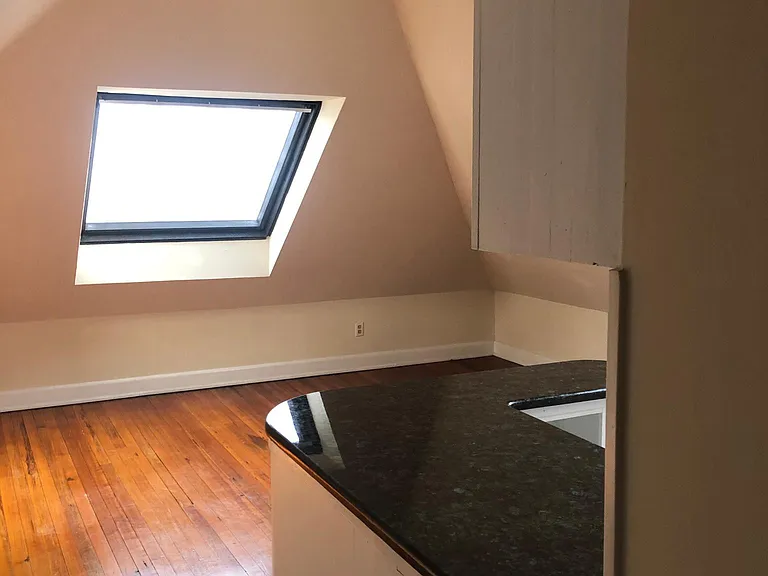 1400 Colonial Ave #5 — Photo 8