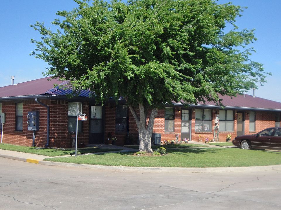 2nd image of 1207 Cherokee Pl #11348