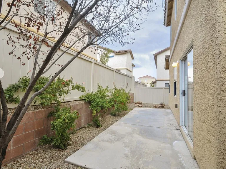 3825 Bayamon St — Photo 14