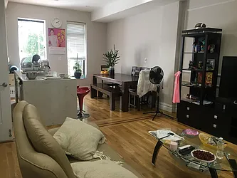 Rented by R New York