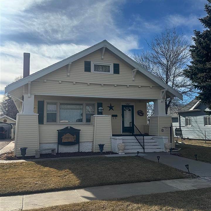 1st image of 1229 Linden St