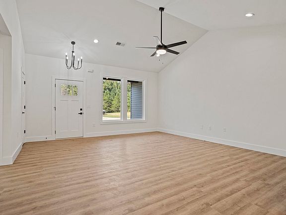5th image of 171 Easy St
