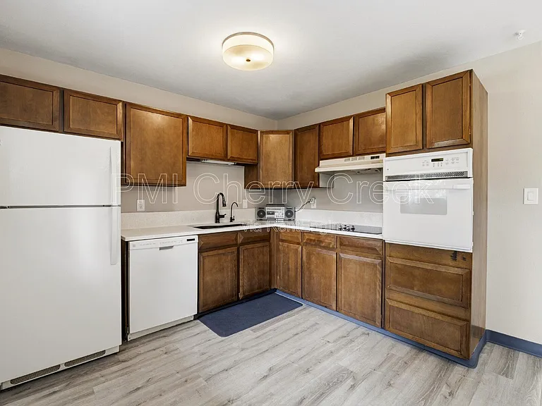766 W Davies Way — Photo 5