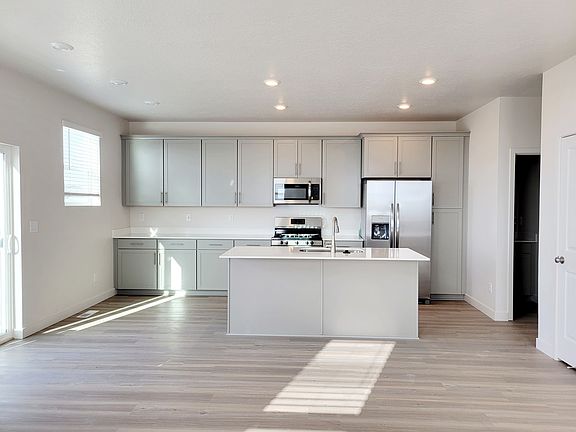 2nd image of 909 Lucky Clover Dr