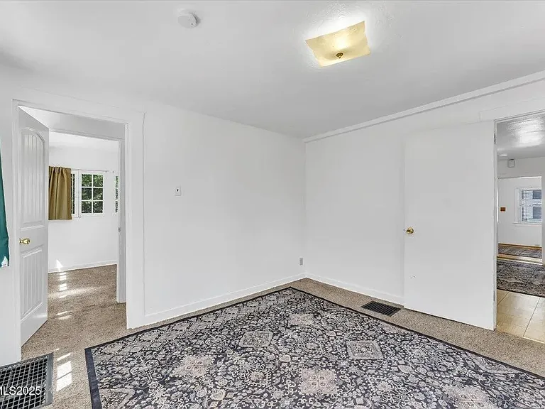 1145 Seminary Ave — Photo 18