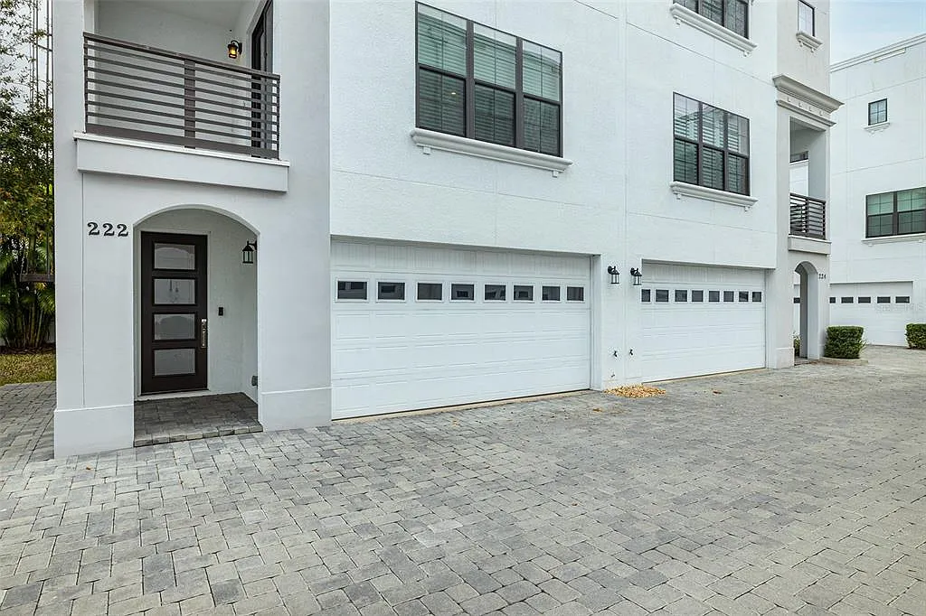 3 bed, 3.5 bath, 2824 sqft, $4,500 — Photo 1