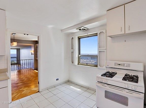 3rd image of 3470 N Lake Shore Dr APT 20A