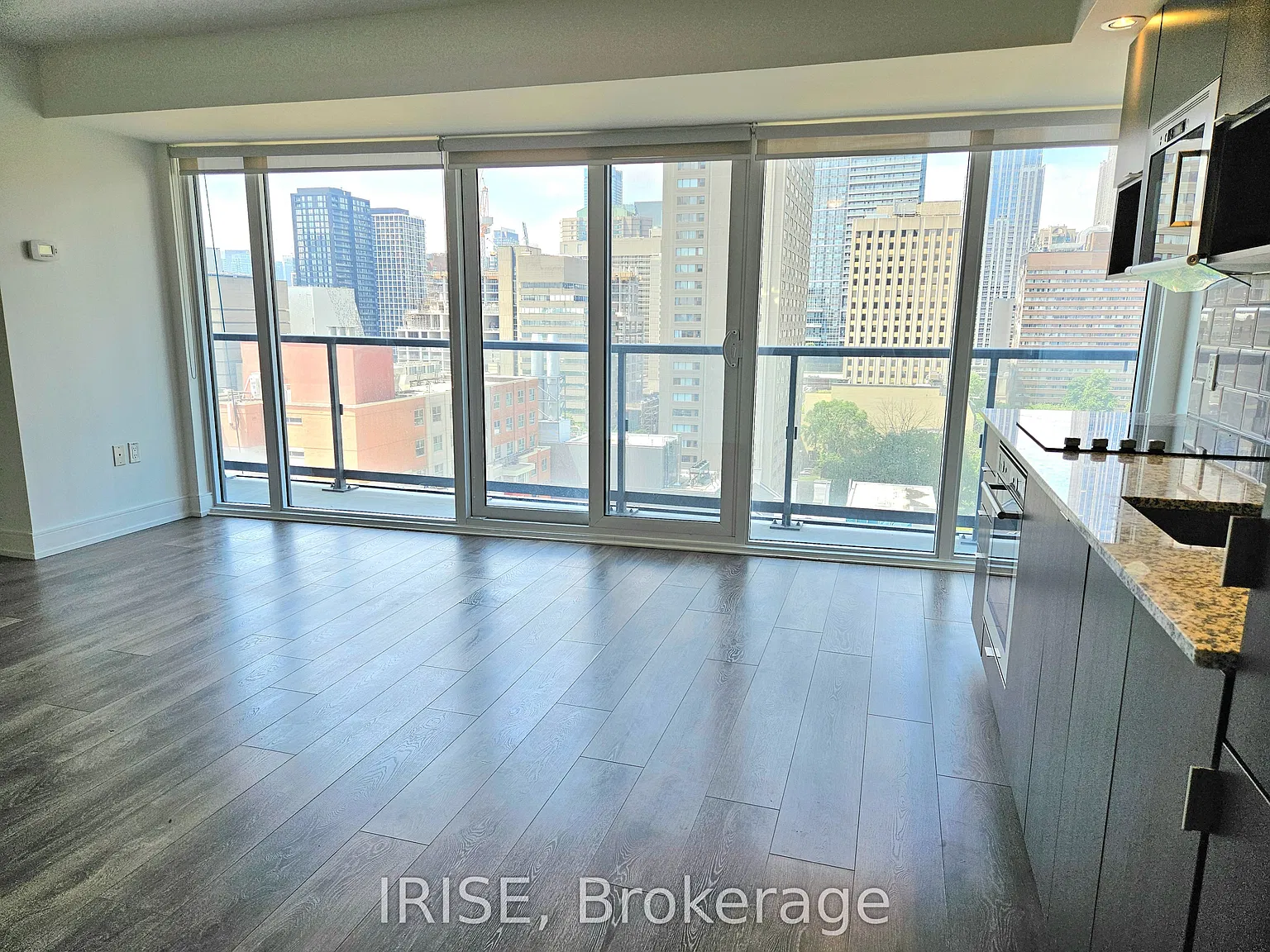 89 McGill St — Photo 3