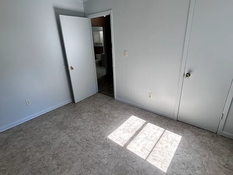 303 Kentucky Ave — Photo 7