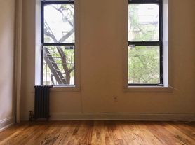 488 E 74th St, New York, NY