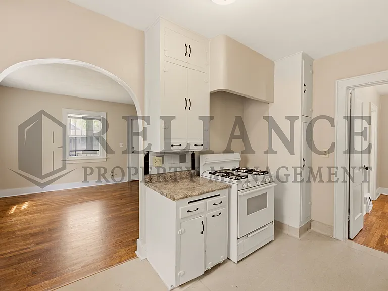 2301 W 3rd St N — Photo 17