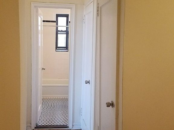 3rd image of 175 Hawthorne St APT 6J
