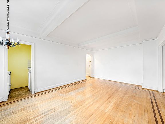 4th image of 235 E 22nd St APT 2R