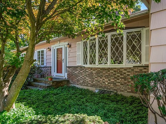 2nd image of 27 Holmes St