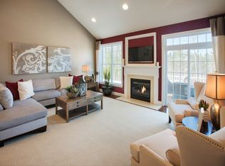 31 Stratford Ln, Wappingers Falls, NY 12590