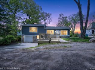 3980 Ben Hur Dr, Brighton, MI 48114