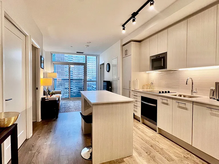 286 Main St #1111 — Photo 1