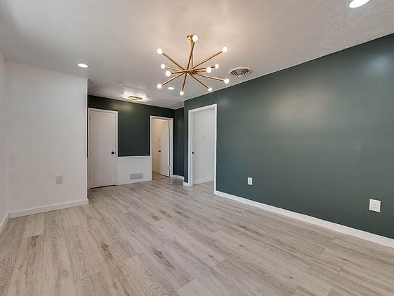 4th image of 2410 Apperson Dr