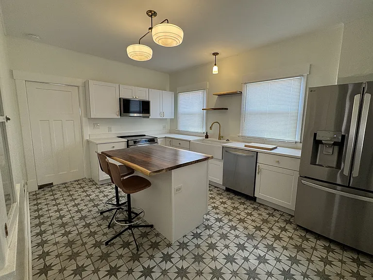 1606 Hawthorne St — Photo 24