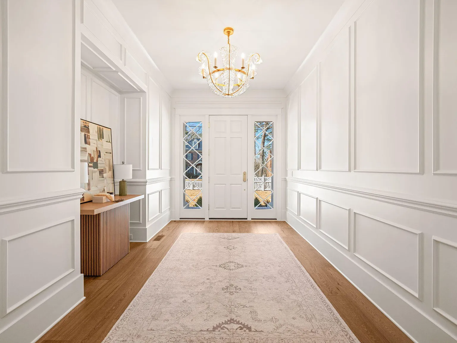 5 bed, 5.5 bath, 5604 sqft, $20,000 — Photo 2