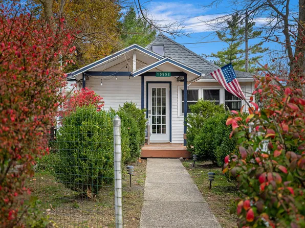 15952 Goodwin Ave, Union Pier, MI 49129