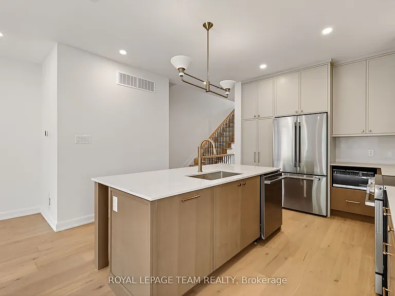 608 Tweedsmuir Ave #A — Photo 7