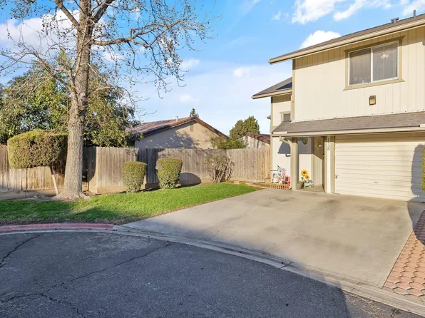 1938 E Laura Avenue, Visalia, CA 93292