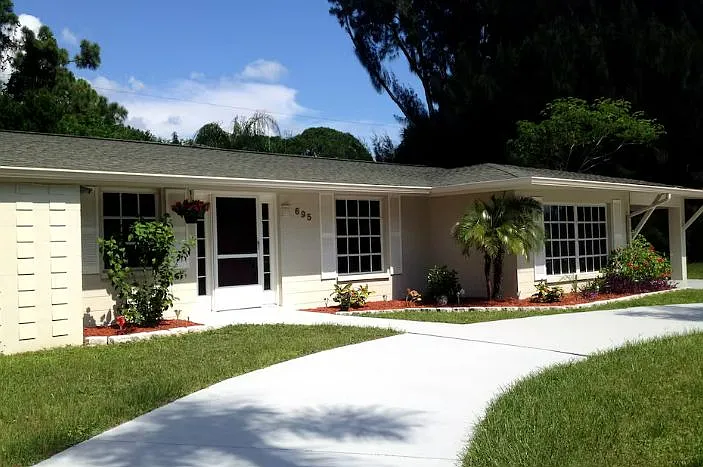 695 Alligator Dr
