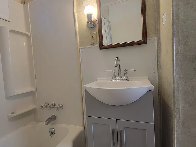 33 Stillwater Ave #1 — Photo 5