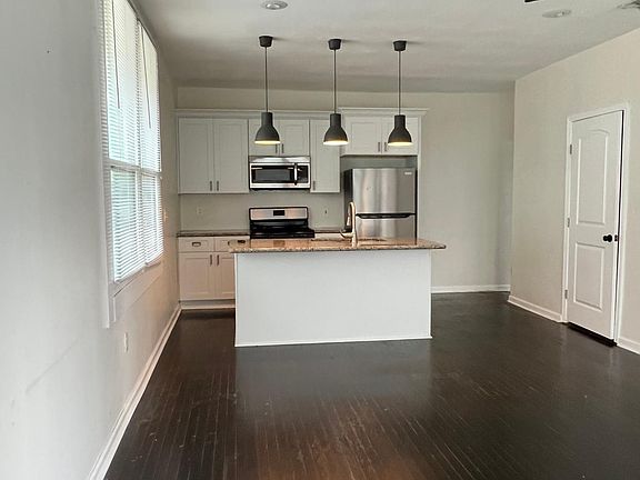 5th image of 2505 Peniston St