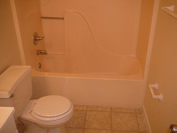 5th image of 11046 Amburg Ct