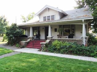 918 N 2nd Ave, Gold Hill, OR 97525