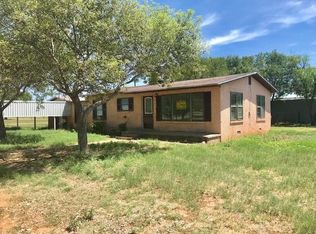 1724 Washington St, Robert Lee, TX 76945