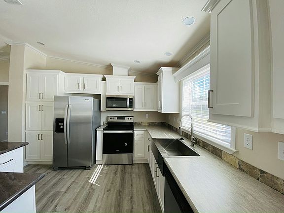 2nd image of 900 N Broad St #6CWWD3