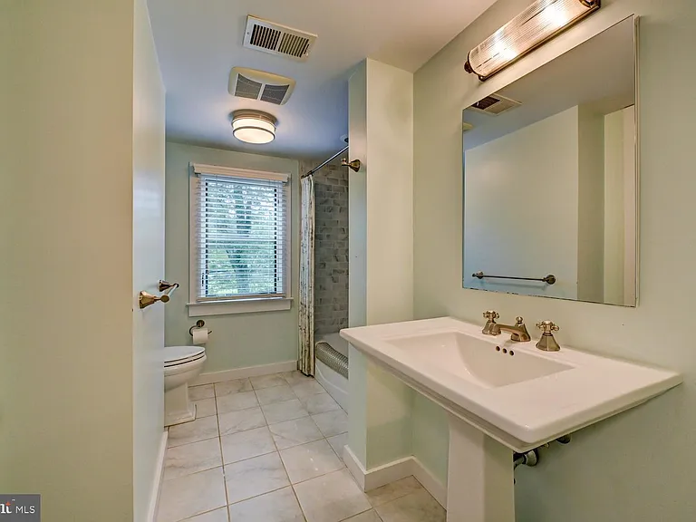 353 Cherry Hill Rd — Photo 32