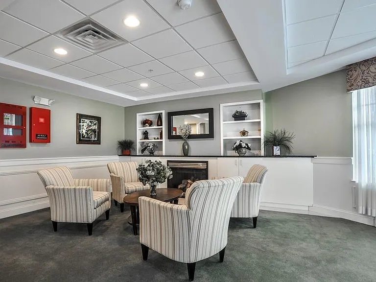 614 Pond St — Photo 19