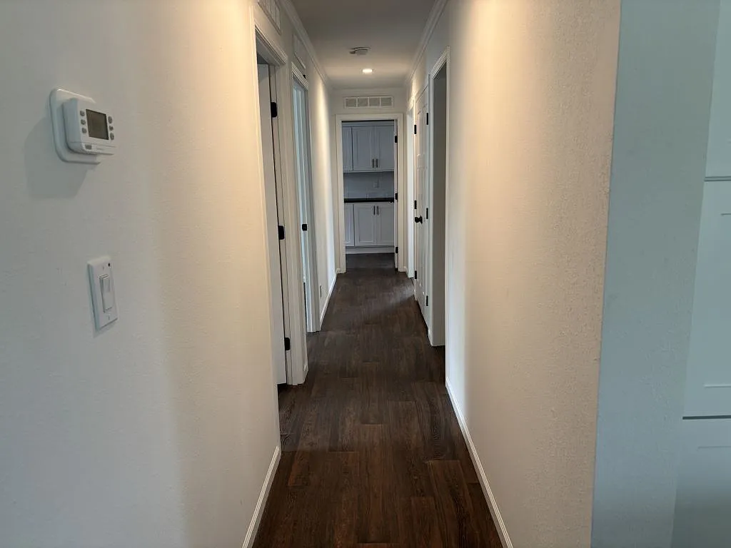 3 bed, 2.0 bath, 1352 sqft, $1,900 — Photo 3