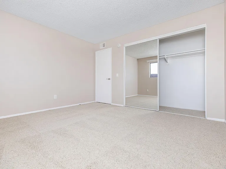 Huntington Highlander Apartment Homes — Photo 25